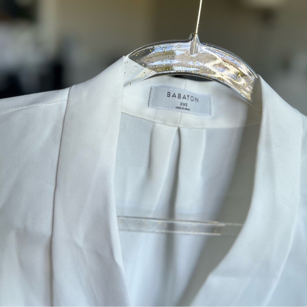 Aritzia Babaton Power blouse White xxs
